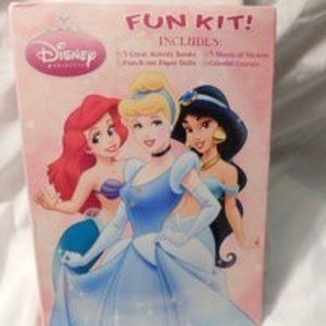 DISNEY PRINCESS FUN KIT GOLDEN BOOKS